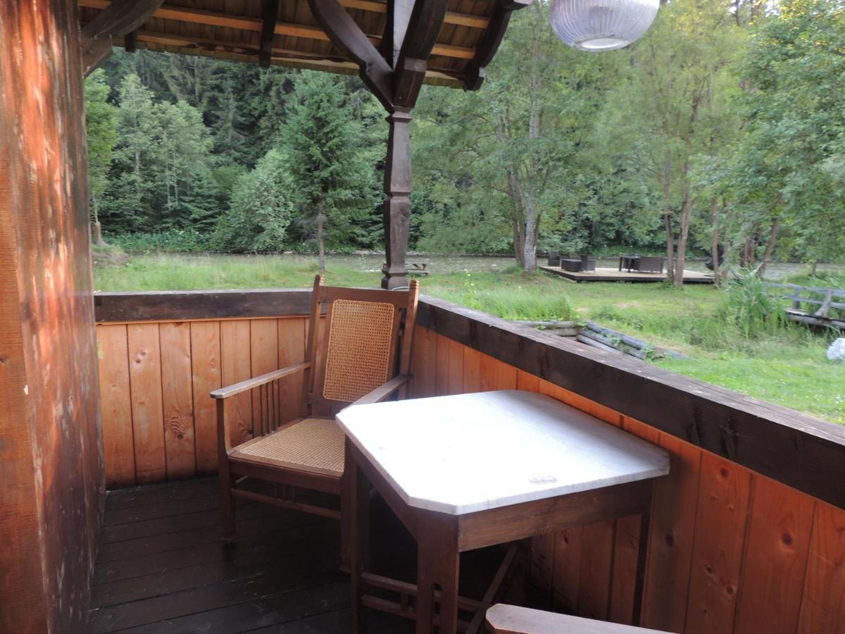 La Malu' Bistritei - Casutele Valea Stanii Hotel Luaran gambar