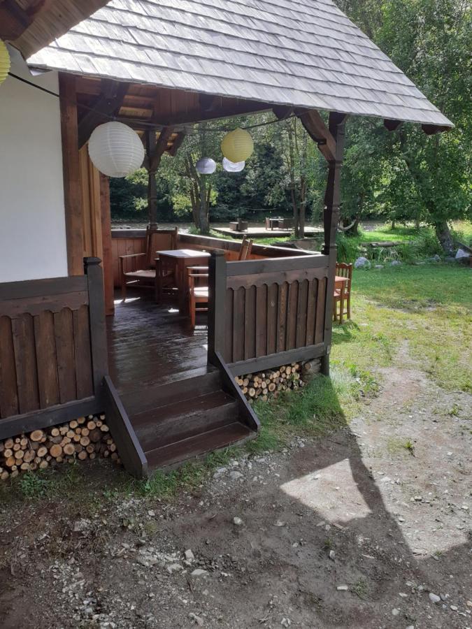 La Malu' Bistritei - Casutele Valea Stanii Hotel Luaran gambar