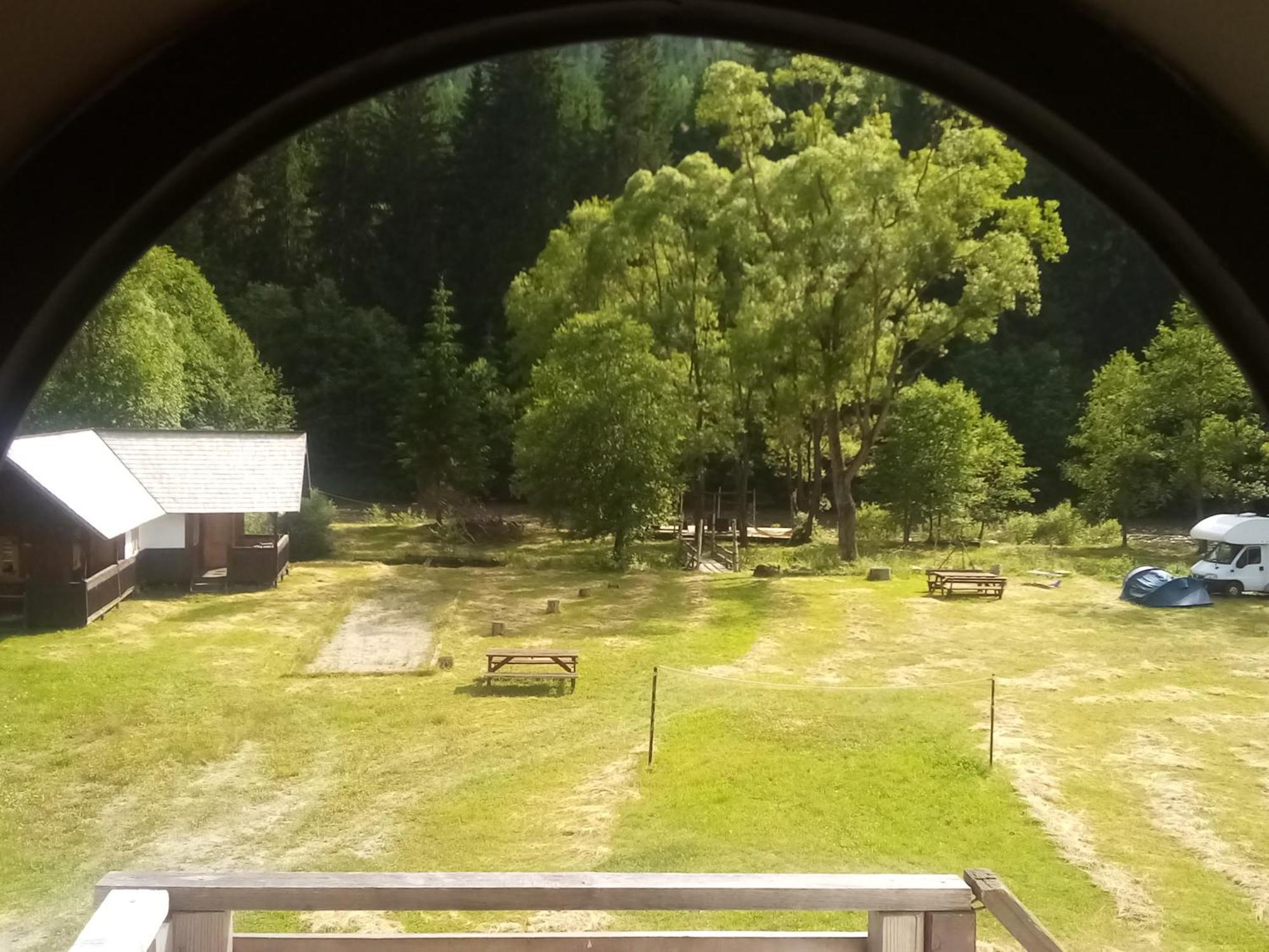 La Malu' Bistritei - Casutele Valea Stanii Hotel Luaran gambar