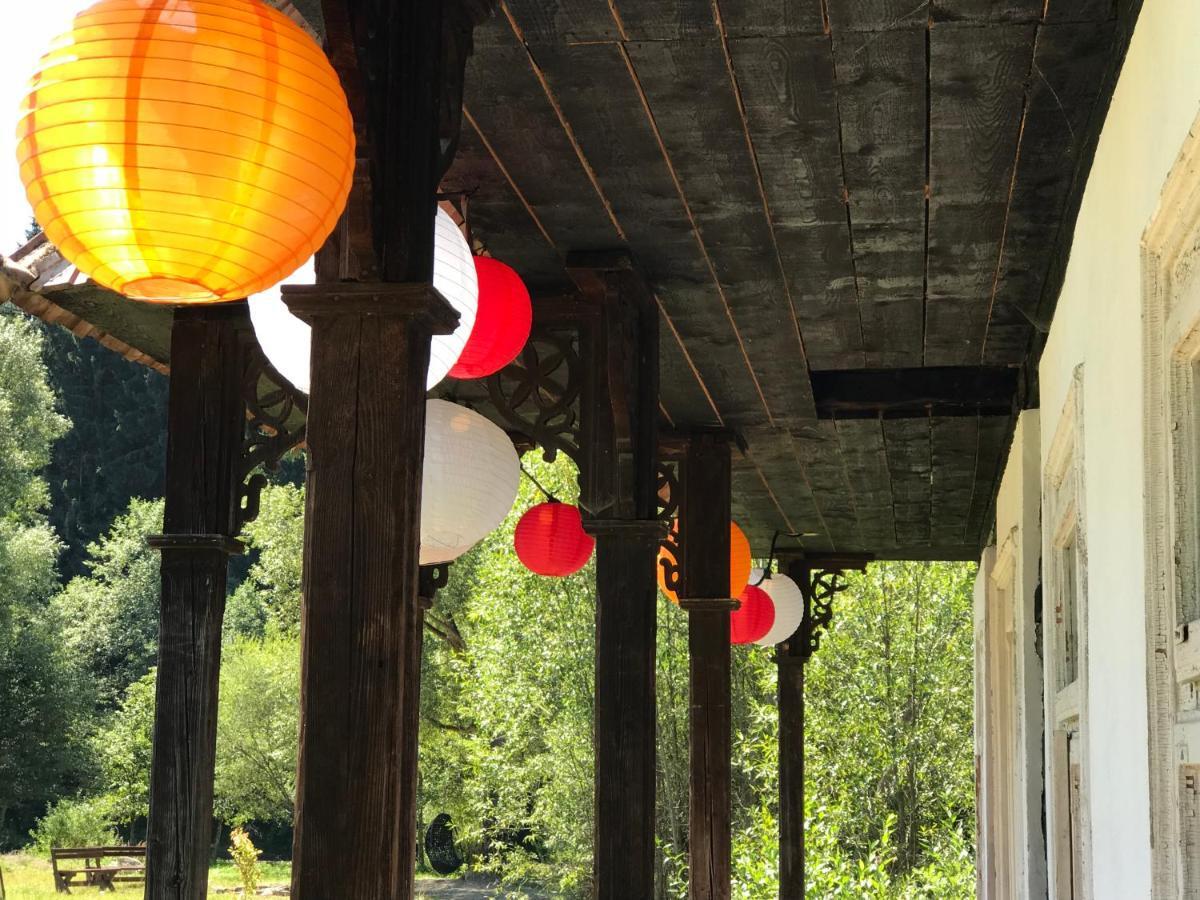 La Malu' Bistritei - Casutele Valea Stanii Hotel Luaran gambar